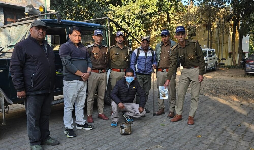 हिमालयन घुरल का अवैध शिकार करने वाले को पकड़ा