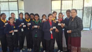 उत्तरकाशी मे पुलिस जनजागरुकता कार्यक्रम आयोजित कर जीजीआईसी के छात्राओं को पढाया महिला सुरक्षा का पाठ।