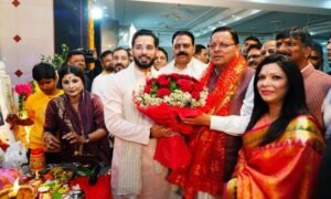 रेसकोर्स स्थित अमरीक हॉल में माता की चौकी में शामिल हुए मुख्यमंत्री धामी…