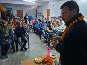 पूर्व कैबिनेट मंत्री दिनेश धनाई ने जनता के साथ किया जन संवाद।