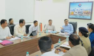 भूमि धोखाधड़ी पर प्रशासन सख्त, 51 मामलों का निस्तारण और 5 में एफआईआर के निर्देश…