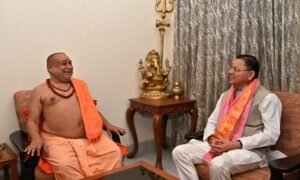 हरिद्वार में मुख्यमंत्री धामी ने लिया आशीर्वाद, प्रदेश की खुशहाली की कामना…