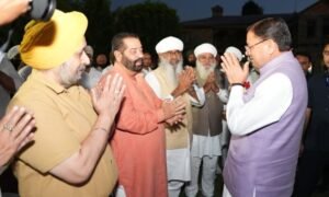 बैसाखी पर सीएम धामी से सिख प्रतिनिधिमंडल की मुलाकात…