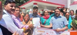 टिहरी में शराब के ठेके के खिलाफ उठी जनता की आवाज़ — अब आर-पार की लड़ाई