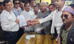 एमडीडीए कॉलोनी चंदर रोड की समस्याओं को लेकर पूर्व मंत्री ने दिया ज्ञापन…