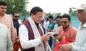 जनसमस्याओं के समाधान को प्राथमिकता दे सरकार, शिकायतों का शीघ्र निस्तारण करें अधिकारी: मुख्यमंत्री धामी