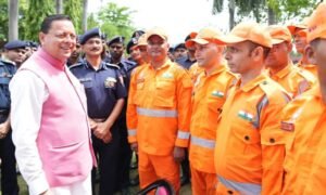 मुख्यमंत्री धामी ने गदरपुर स्थित एनडीआरएफ बटालियन का किया दौरा, आपदा प्रबंधन तैयारियों का लिया जायजा